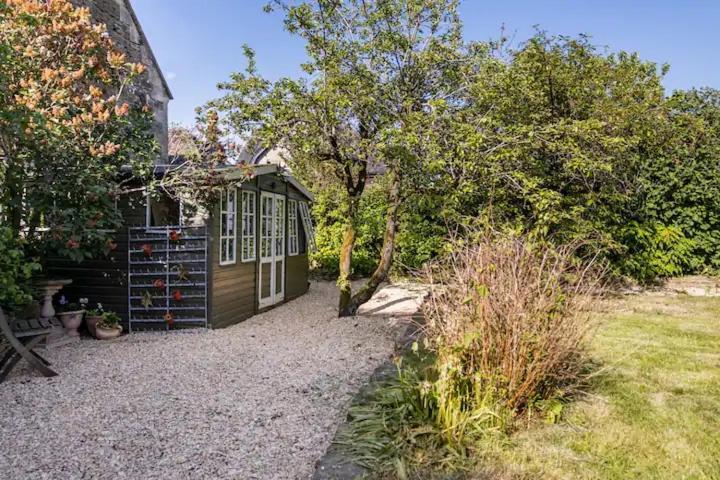 The Lodge - A Tranquil Escape Atworth Exterior photo